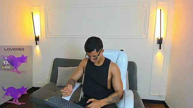 Paradise boy s online show from 03/16/26, 06:21