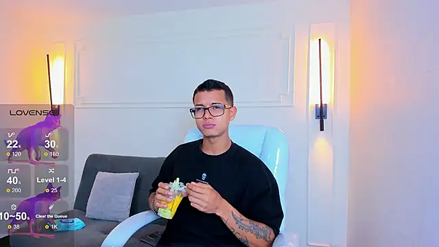 Paradise boy s online show from 02/14/26, 12:49