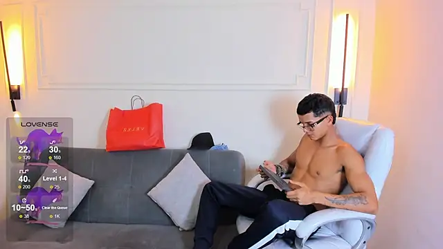 Paradise boy s online show from 01/10/26, 07:42