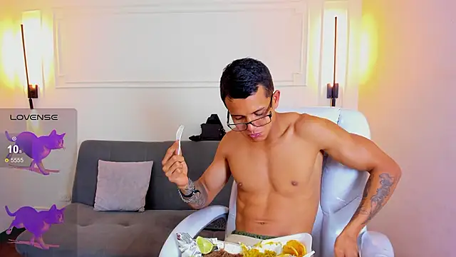 Paradise boy s online show from 02/24/26, 07:15