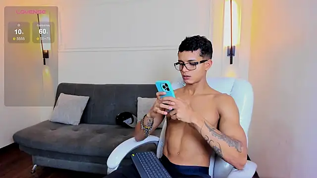 Paradise boy s online show from 11/12/25, 09:51