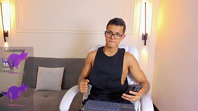 Paradise boy s online show from 02/19/26, 07:55