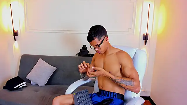 Paradise boy s online show from 02/26/26, 08:20