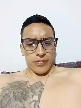 edison95505 online show from 04/17/26, 02:36