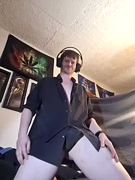 Snapshot of webetokinmo420 chatting on 12/22/24, 01:11 webetokinmo420 online show from 12/22/24, 01:11