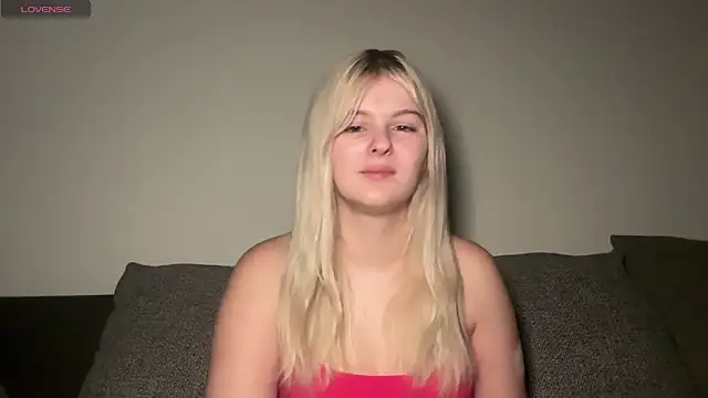 Snapshot of Allylove03 chatting on 10/07/25, 06:03 Allylove03 online show from 10/07/25, 06:03