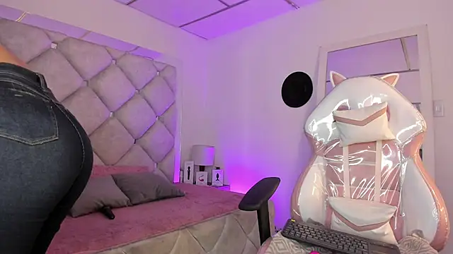 alessiaferry online show from 04/25/26, 02:47