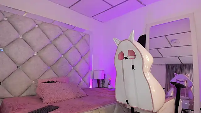 Snapshot of alessiaferry chatting on 02/03/26, 05:07 alessiaferry online show from 02/03/26, 05:07