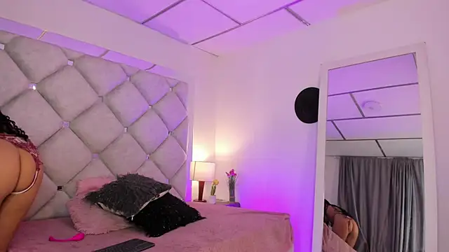 Snapshot of alessiaferry chatting on 11/21/25, 07:13 alessiaferry online show from 11/21/25, 07:13