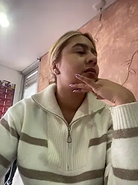 Miabonnett  online show from 10/23/25, 12:15