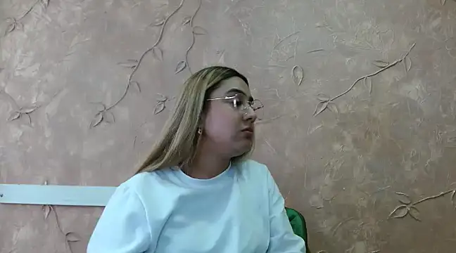 Miabonnett  online show from 03/18/25, 06:17