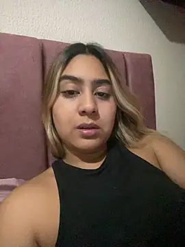 Snapshot of Miabonnett_ chatting on 03/08/26, 02:48 Miabonnett online show from 03/08/26, 02:48
