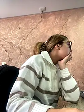 Miabonnett  online show from 09/19/25, 11:58