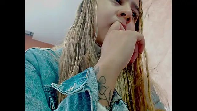 Miabonnett  online show from 01/10/26, 12:22