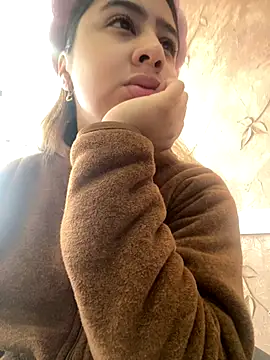 Miabonnett  online show from 09/22/25, 12:00