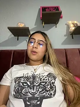 Miabonnett  online show from 03/20/25, 10:29