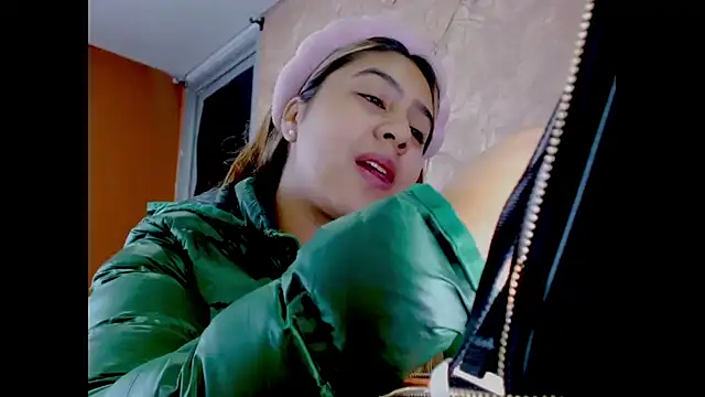 Miabonnett  online show from 01/13/26, 12:20