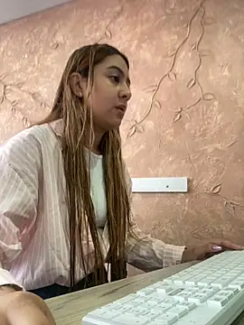 Miabonnett  online show from 09/15/25, 11:54