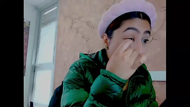 Miabonnett  online show from 09/30/25, 12:11