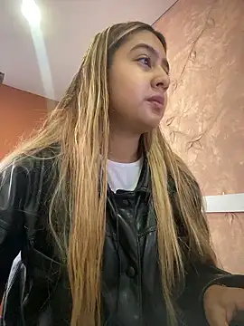 Miabonnett  online show from 01/08/26, 12:22