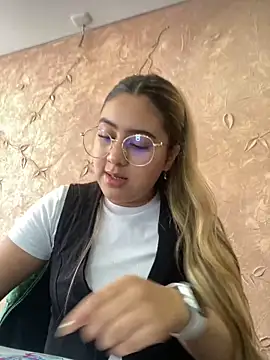 Miabonnett  online show from 03/21/25, 03:13