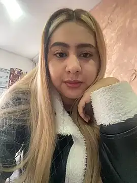 Miabonnett  online show from 10/30/25, 12:14