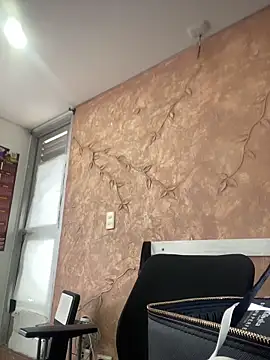 Miabonnett  online show from 12/17/25, 12:21