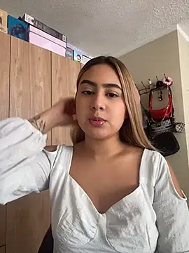 Snapshot of Miabonnett_ chatting on 07/16/26, 02:36 Miabonnett online show from 07/16/26, 02:36
