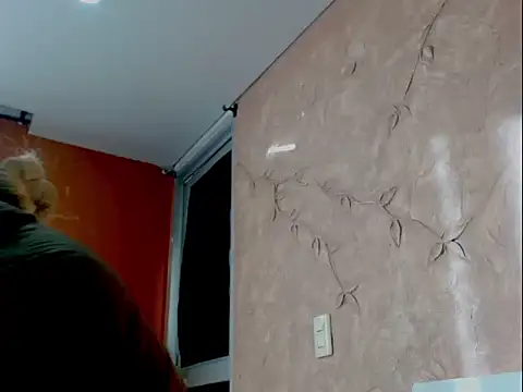 Miabonnett  online show from 01/19/26, 12:20