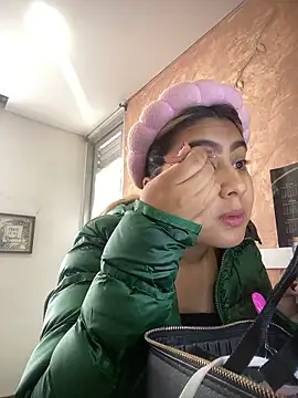 Miabonnett  online show from 01/06/26, 12:20