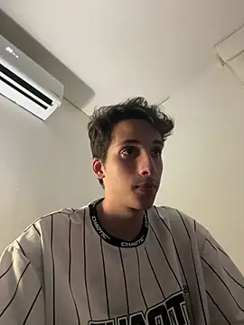 CamiloXx04 online show from 01/29/25, 03:22