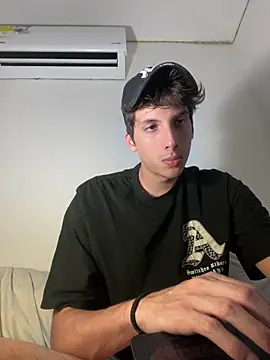 CamiloXx04 online show from 02/04/25, 03:11