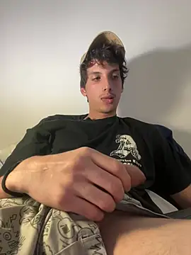 CamiloXx04 online show from 03/13/25, 02:27