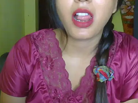 Snapshot of Model-Tanya chatting on 03/16/25, 06:01 Model-Tanya online show from 03/16/25, 06:01