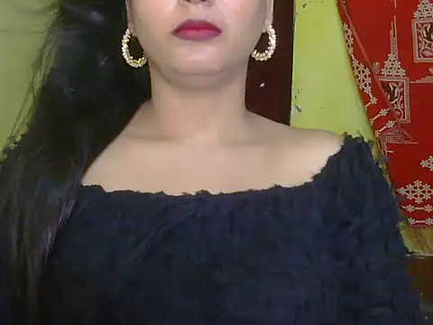 Snapshot of Model-Tanya chatting on 02/19/25, 11:28 Model-Tanya online show from 02/19/25, 11:28