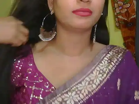 Snapshot of Model-Tanya chatting on 03/08/25, 02:40 Model-Tanya online show from 03/08/25, 02:40