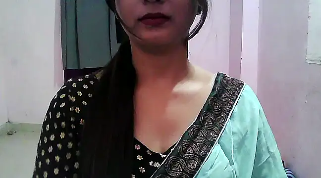 Snapshot of Model-Tanya chatting on 02/04/25, 02:43 Model-Tanya online show from 02/04/25, 02:43
