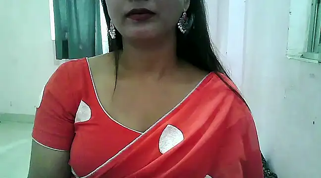 Snapshot of Model-Tanya chatting on 02/05/25, 07:29 Model-Tanya online show from 02/05/25, 07:29
