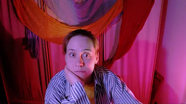 Malinax online show from 10/28/25, 10:20