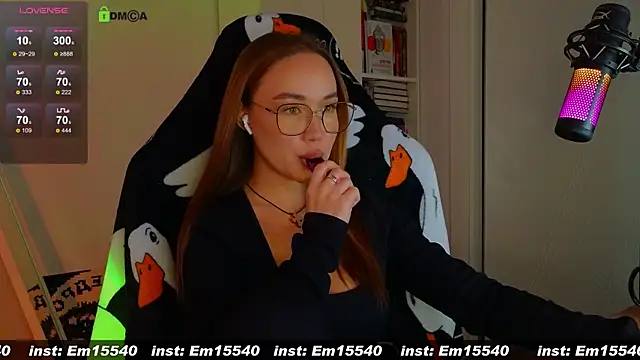 Snapshot of Emili1- chatting on 01/15/25, 09:56 Emili1- online show from 01/15/25, 09:56
