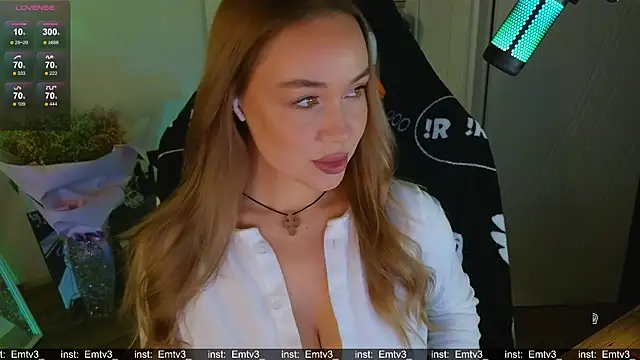 Emili1- online show from 12/17/25, 04:01