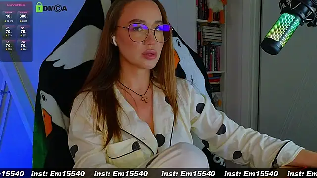 Snapshot of Emili1- chatting on 01/21/25, 08:52 Emili1- online show from 01/21/25, 08:52