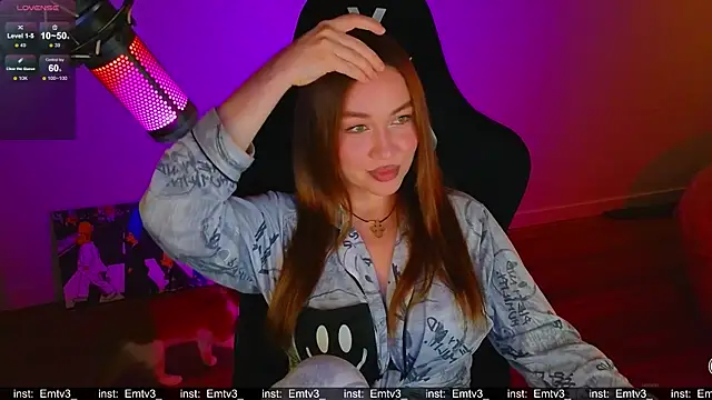 Emili1- online show from 05/04/26, 09:56