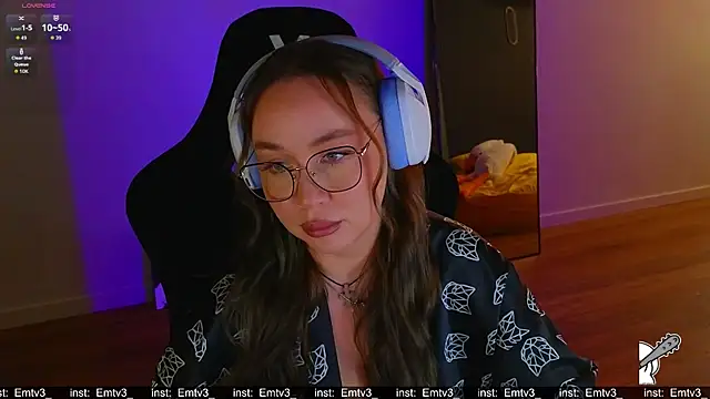 Emili1- online show from 07/29/26, 10:47