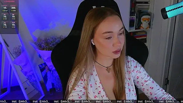 Emili1- online show from 11/30/25, 02:40