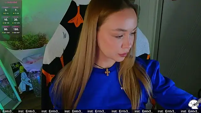 Snapshot of Emili1- chatting on 01/15/26, 12:30 Emili1- online show from 01/15/26, 12:30