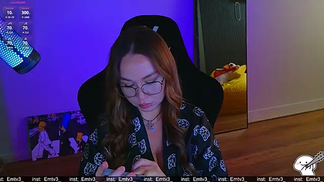 Emili1- online show from 07/17/26, 10:01