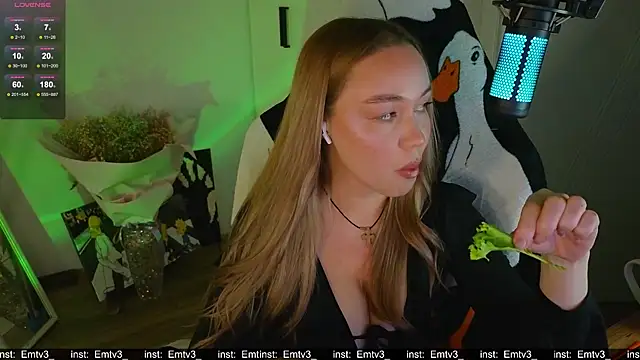 Emili1- online show from 11/15/25, 05:17