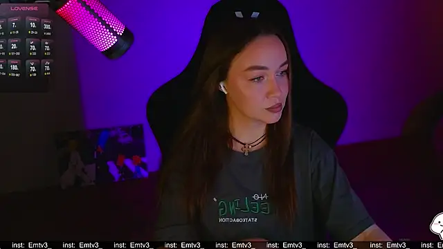 Emili1- online show from 04/03/26, 10:43