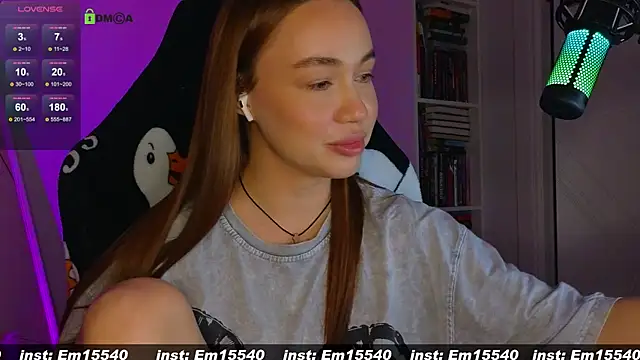 Snapshot of Emili1- chatting on 12/05/24, 02:28 Emili1- online show from 12/05/24, 02:28